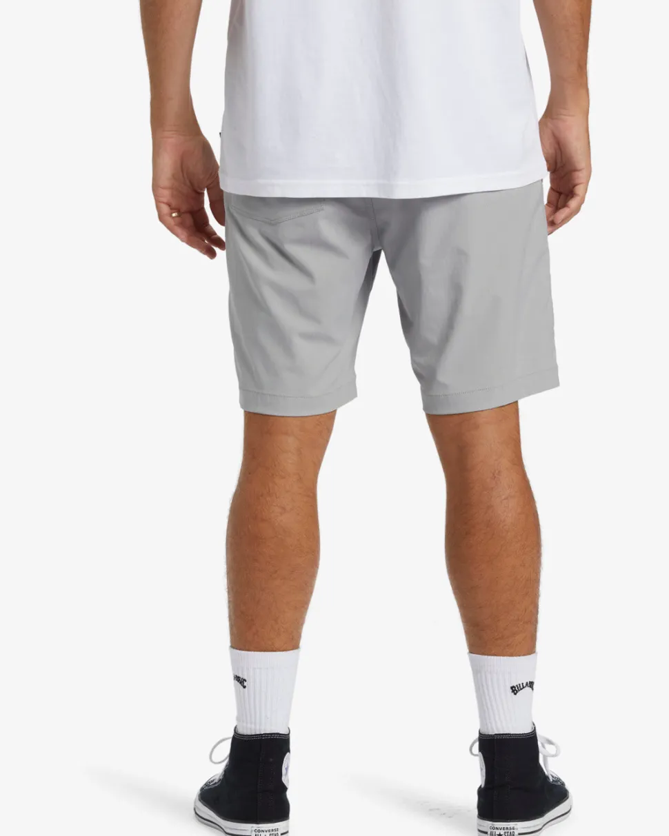 billabong_adiv_surftrek_j_1-1.webp Billabong: A/Div Surftrek Journey 20" Shorts