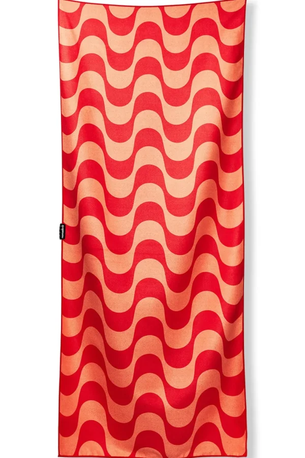 Nomadix: Copacabana Fuchsia Towel