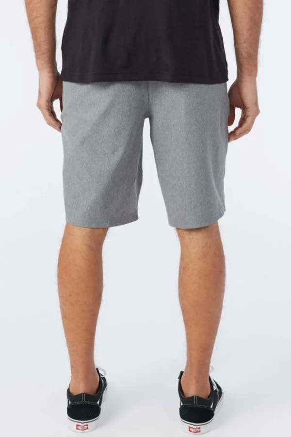 O'Neill: Reverse Heather 21" Hybrid Shorts