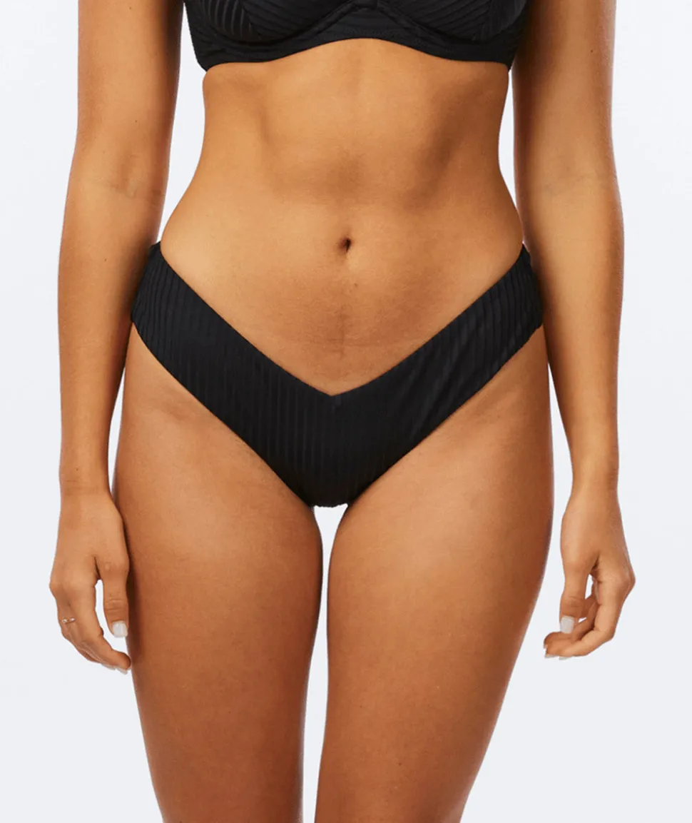 rip_curl_premium_surf_ski_3.webp Rip Curl: Premium Surf Skimpy Hipster Bottom