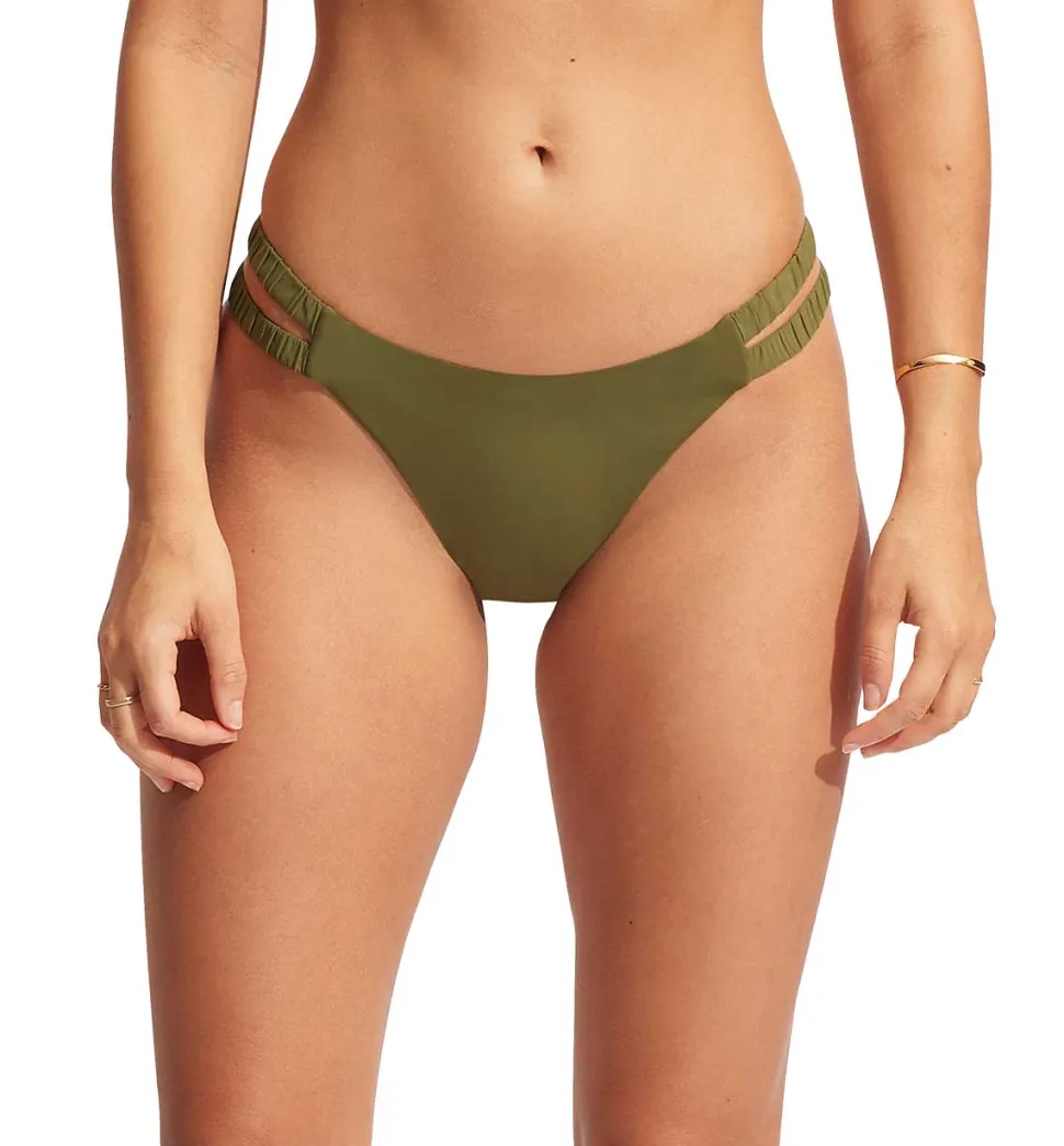 seafolly_solid_gathered_t_1.webp Seafolly: Solid Gathered Tab Skimpy Bottom
