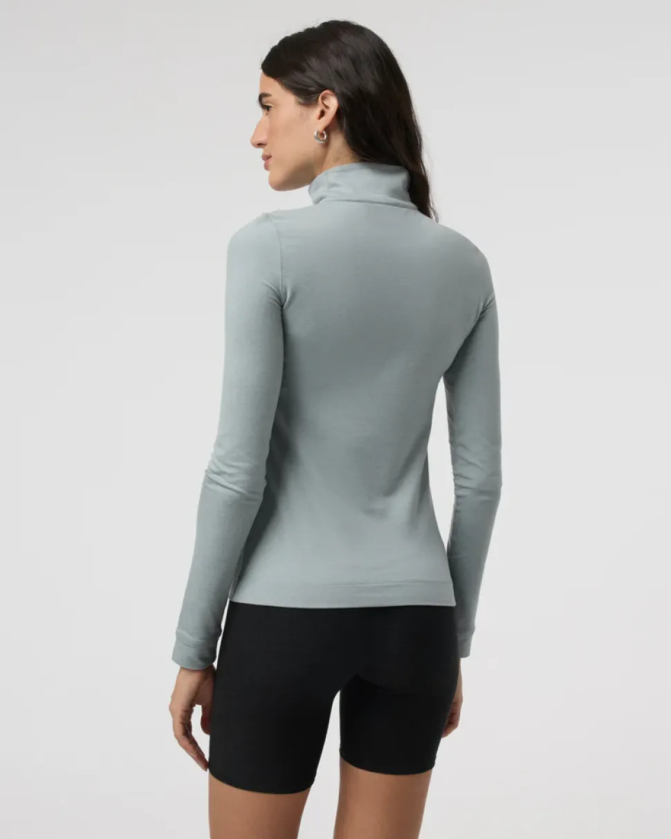 vuori_womens_halo_essenti_1-1.webp Vuori: Women's Halo Essential Half Zip
